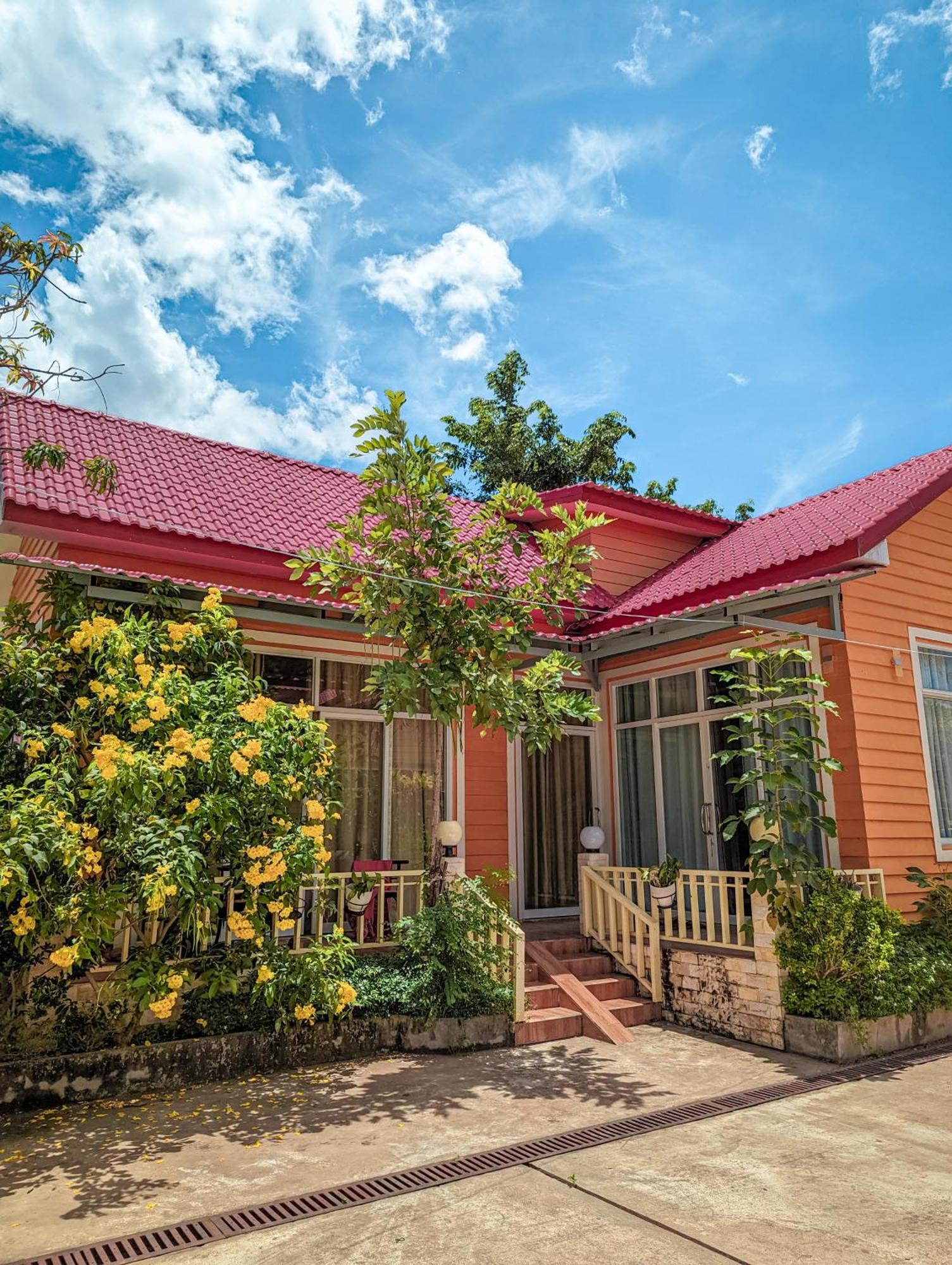 Yellow Star Hostel Kampot Exterior photo