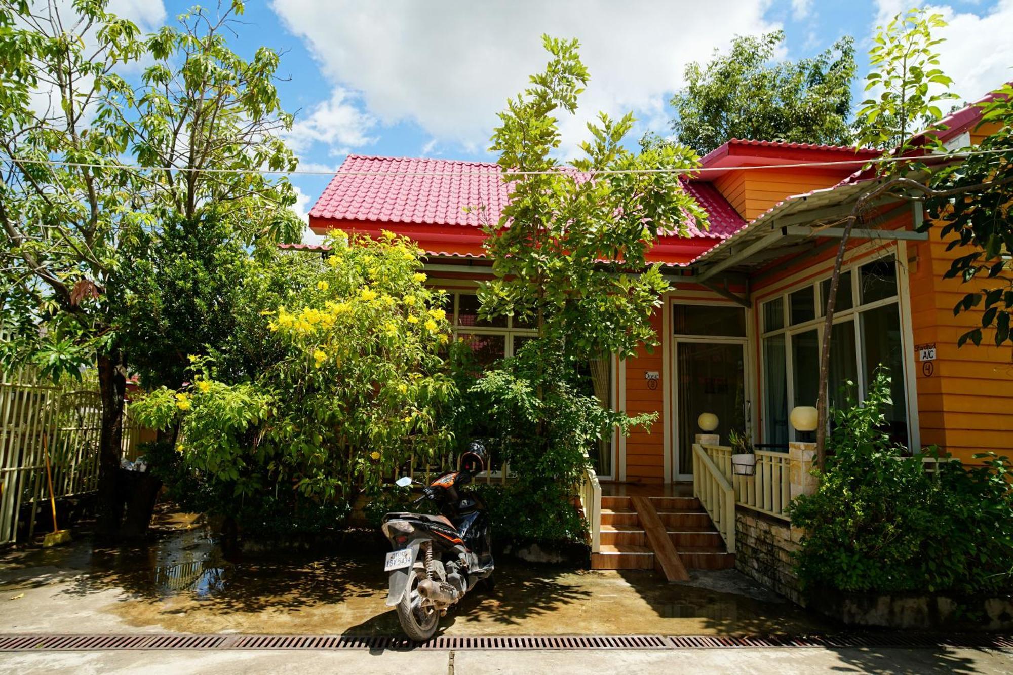 Yellow Star Hostel Kampot Exterior photo
