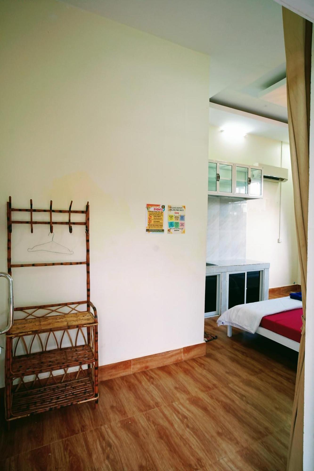Yellow Star Hostel Kampot Exterior photo