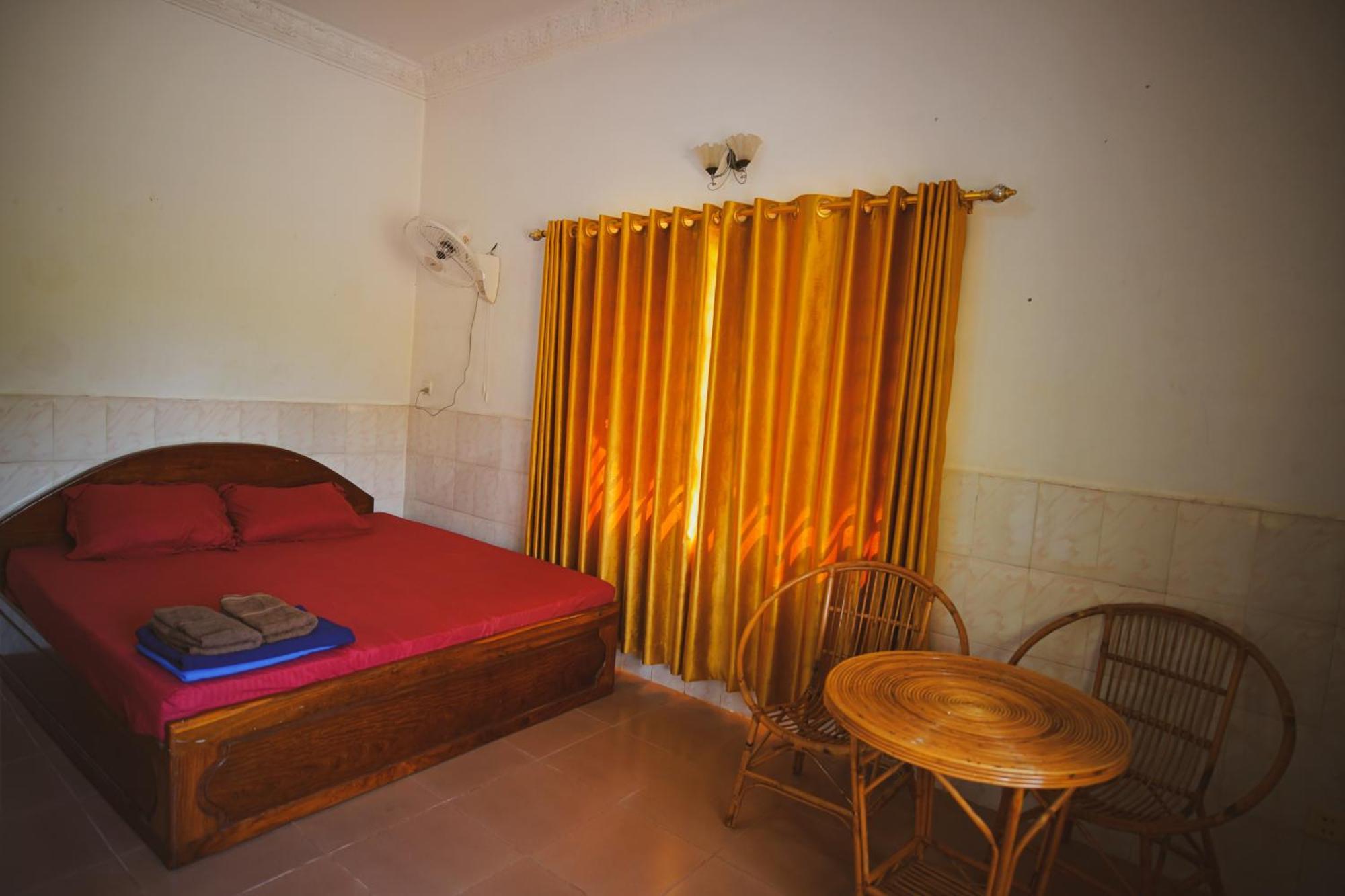 Yellow Star Hostel Kampot Exterior photo